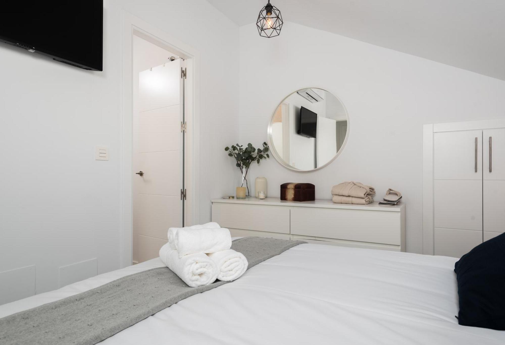 Duplex Buddha Malaga Centro ภายนอก รูปภาพ